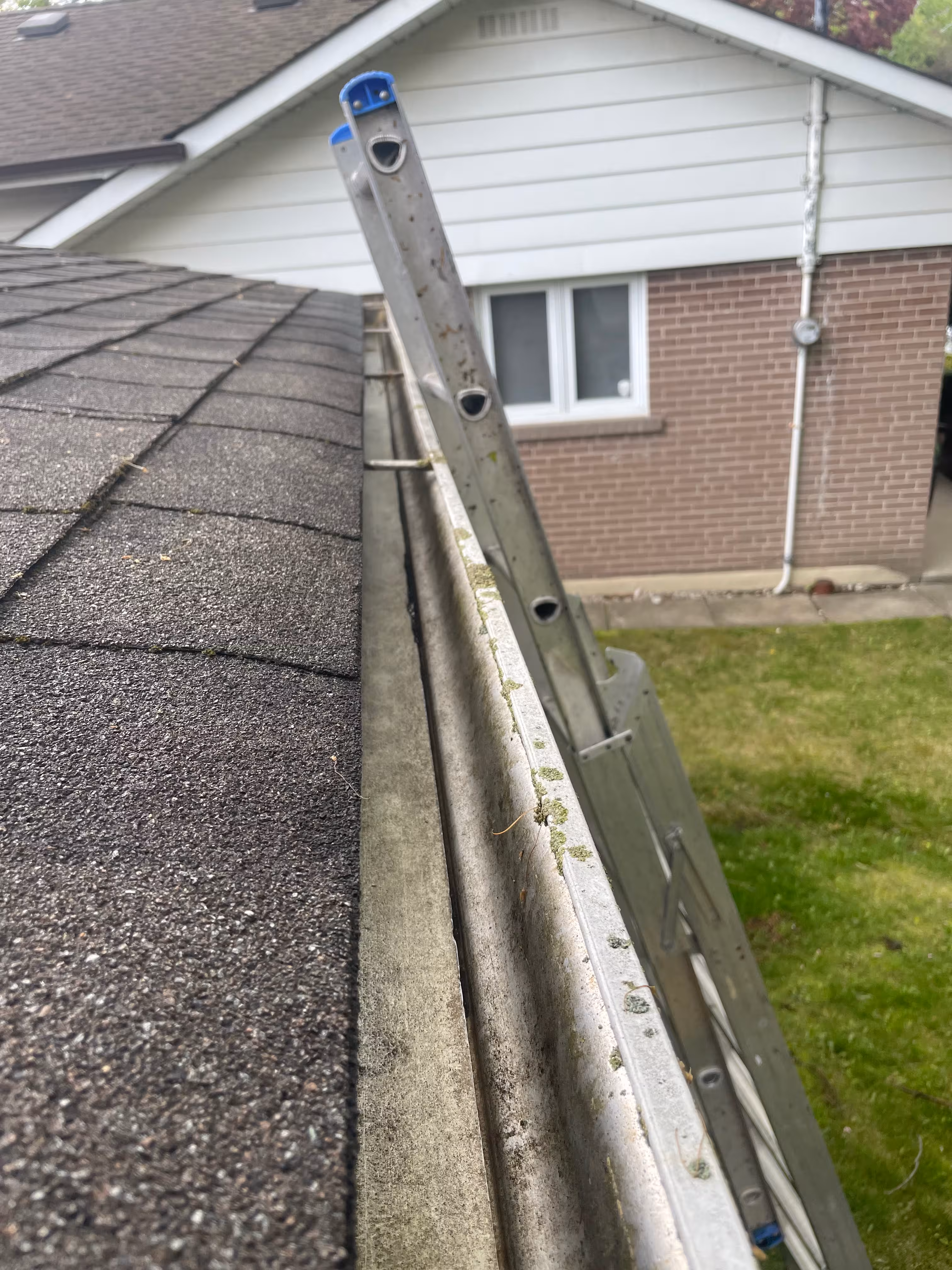 Eavestroughs